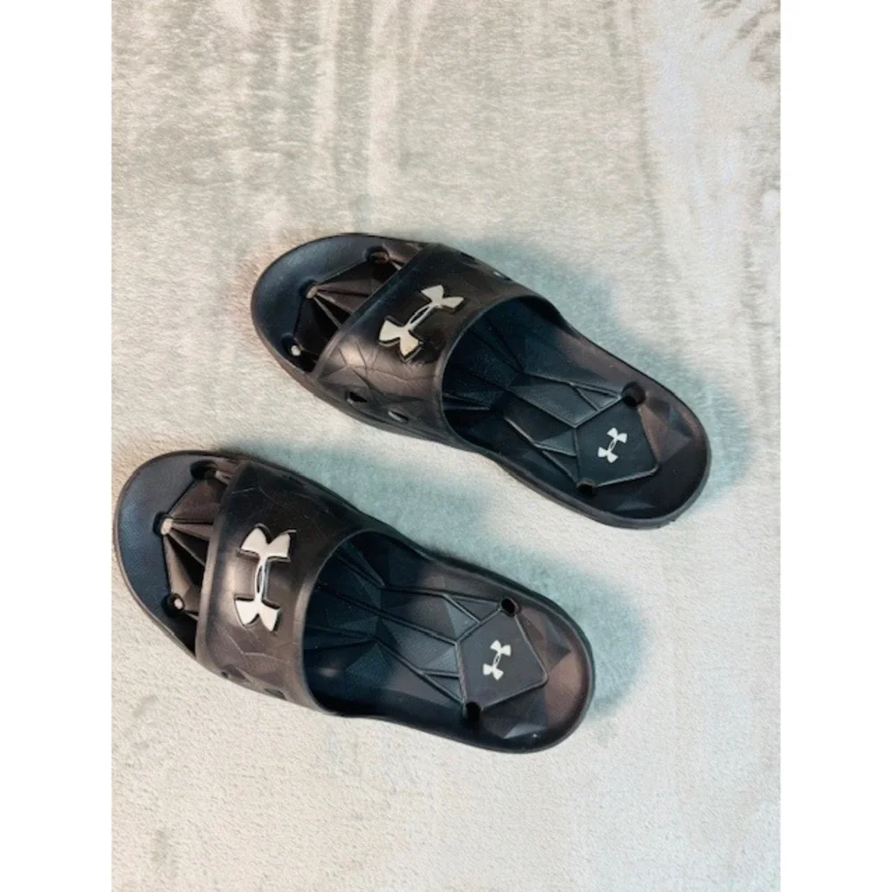 Under Armour Slides Mens 7 Locker III Black Slip On Athletic Shower Sandals‎